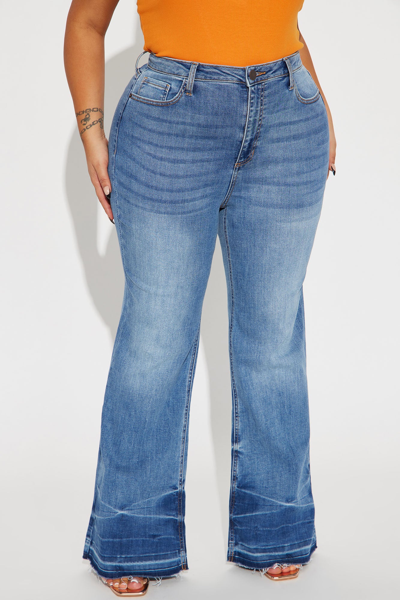 01-06-23Studio4_RM_RL_15-03-44_65_SPP12087_MediumWash_P_4502_PLUS_MH