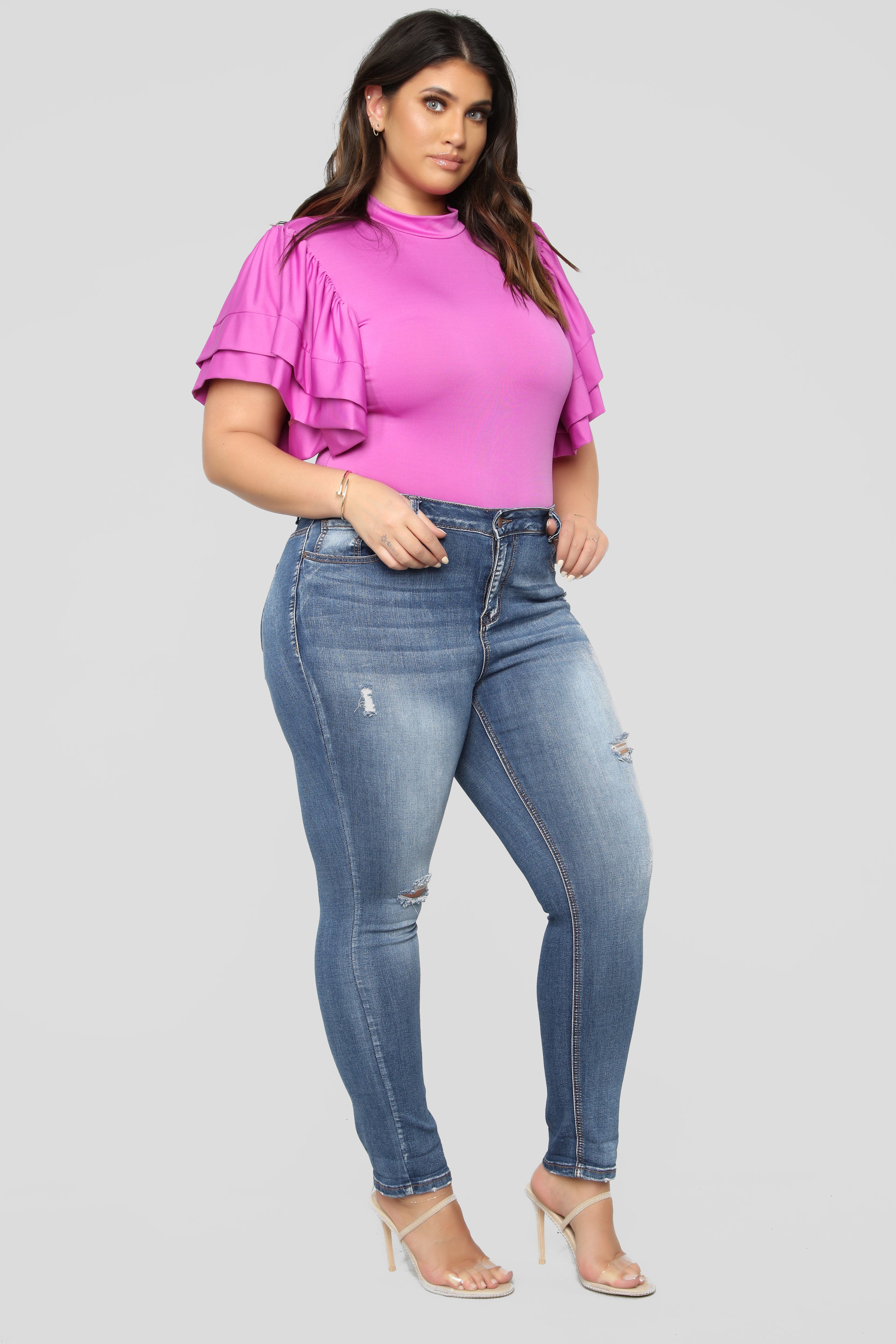 01-09-19_Studio_1_DV_14-34-28_EP3054_VintageBlueWash__5_AJ_AG_cc75d61c-a608-494f-88ad-ff80e52dbd1e