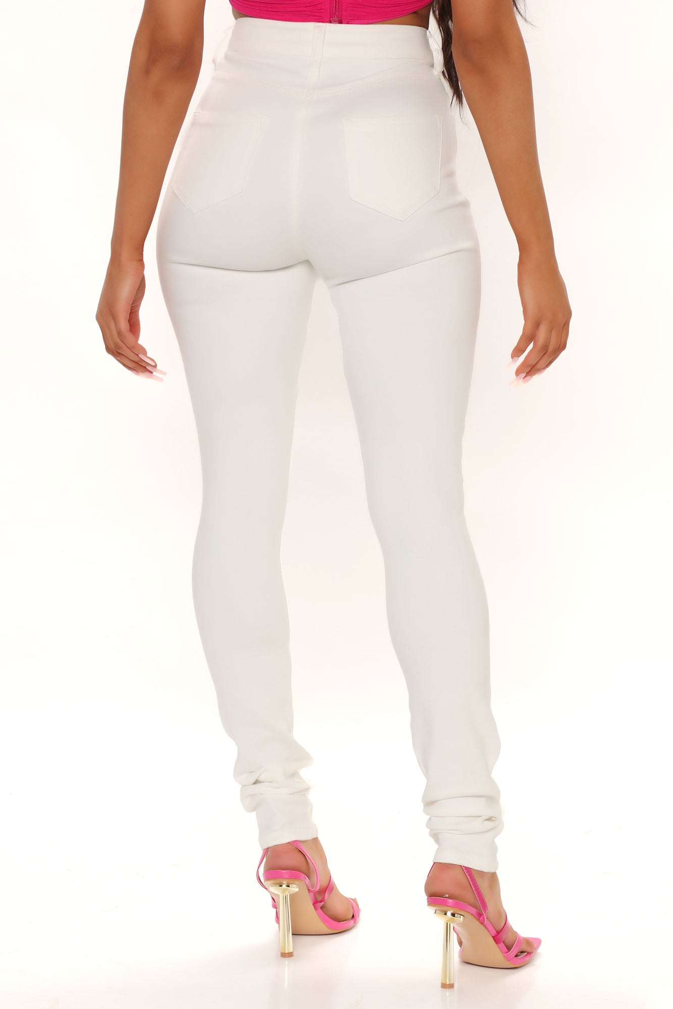 01-31-22Studio1_RT_KJ_15-10-29_25_BOZ051T_White_CC_2949_JF_SG