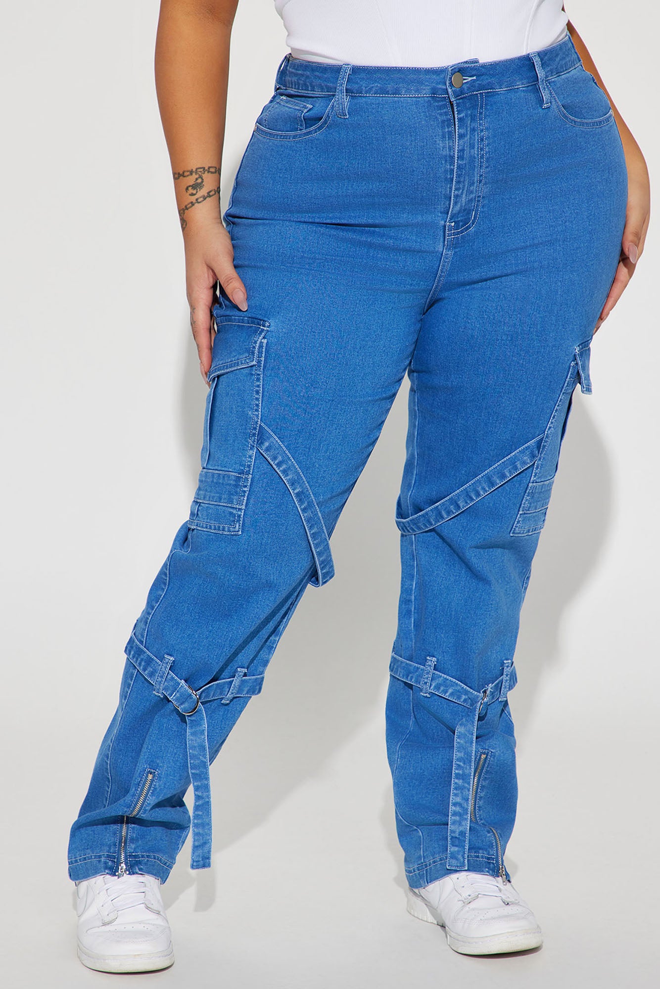 03-02-23Studio4_ID_IM_14-39-02_53_JK14070_White_0004_PLUS_PXF_JF