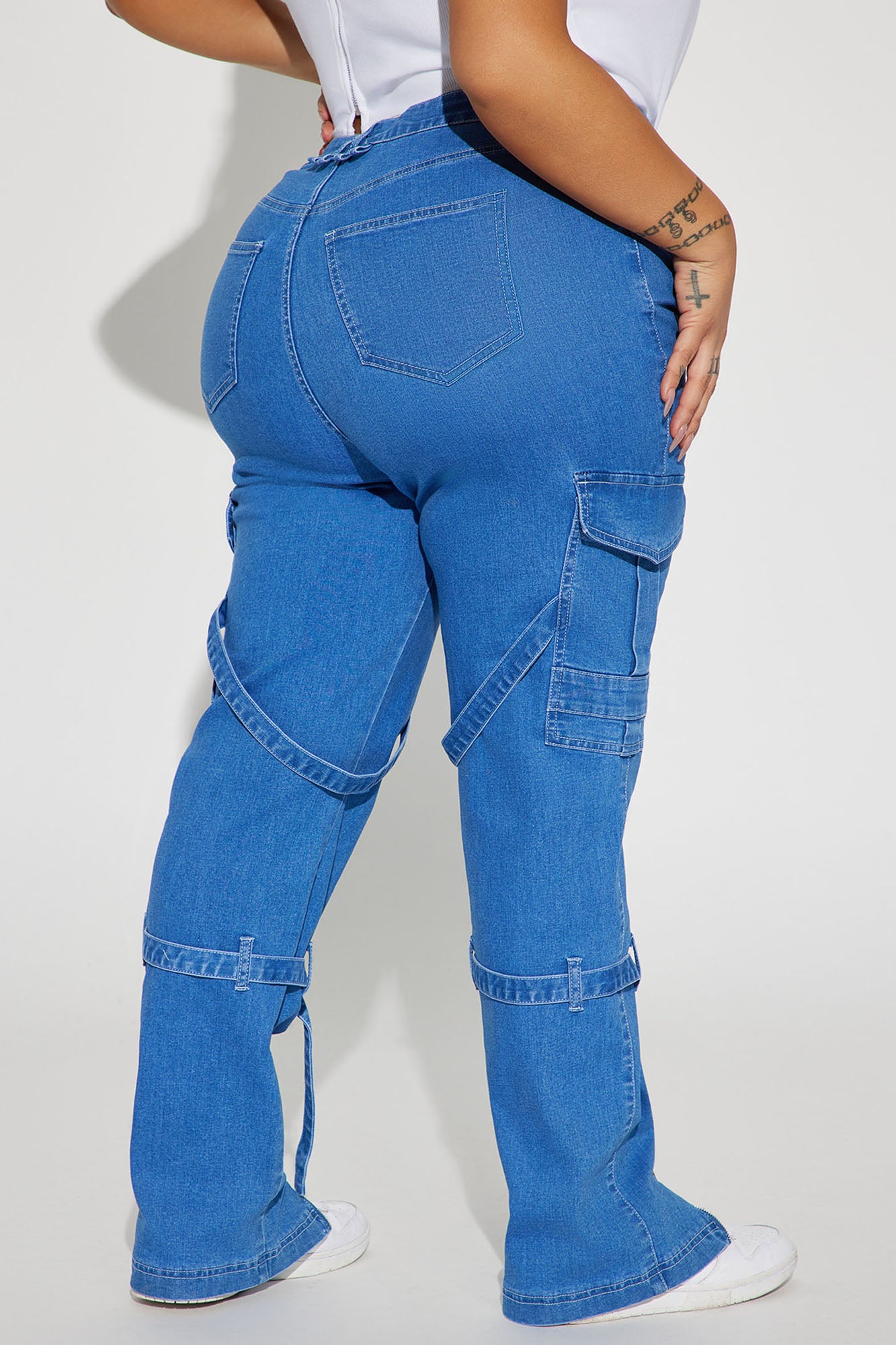 03-02-23Studio4_ID_IM_14-40-29_53_JK14070_White_0009_PLUS_PXF_JF