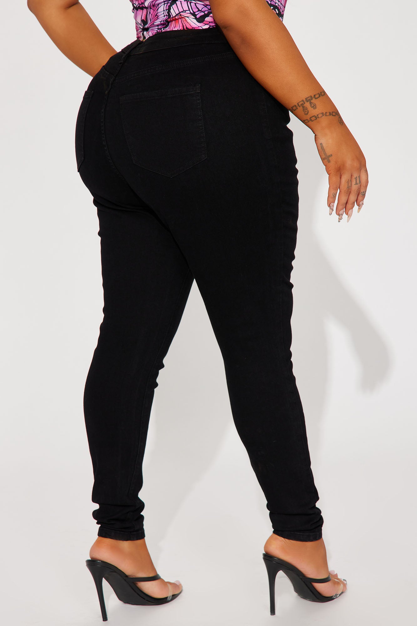 03-30-23Studio4_KS_IM_10-23-59_10_YJDM15HROPTION3_BlackWash_P_12110_PLUS_SG