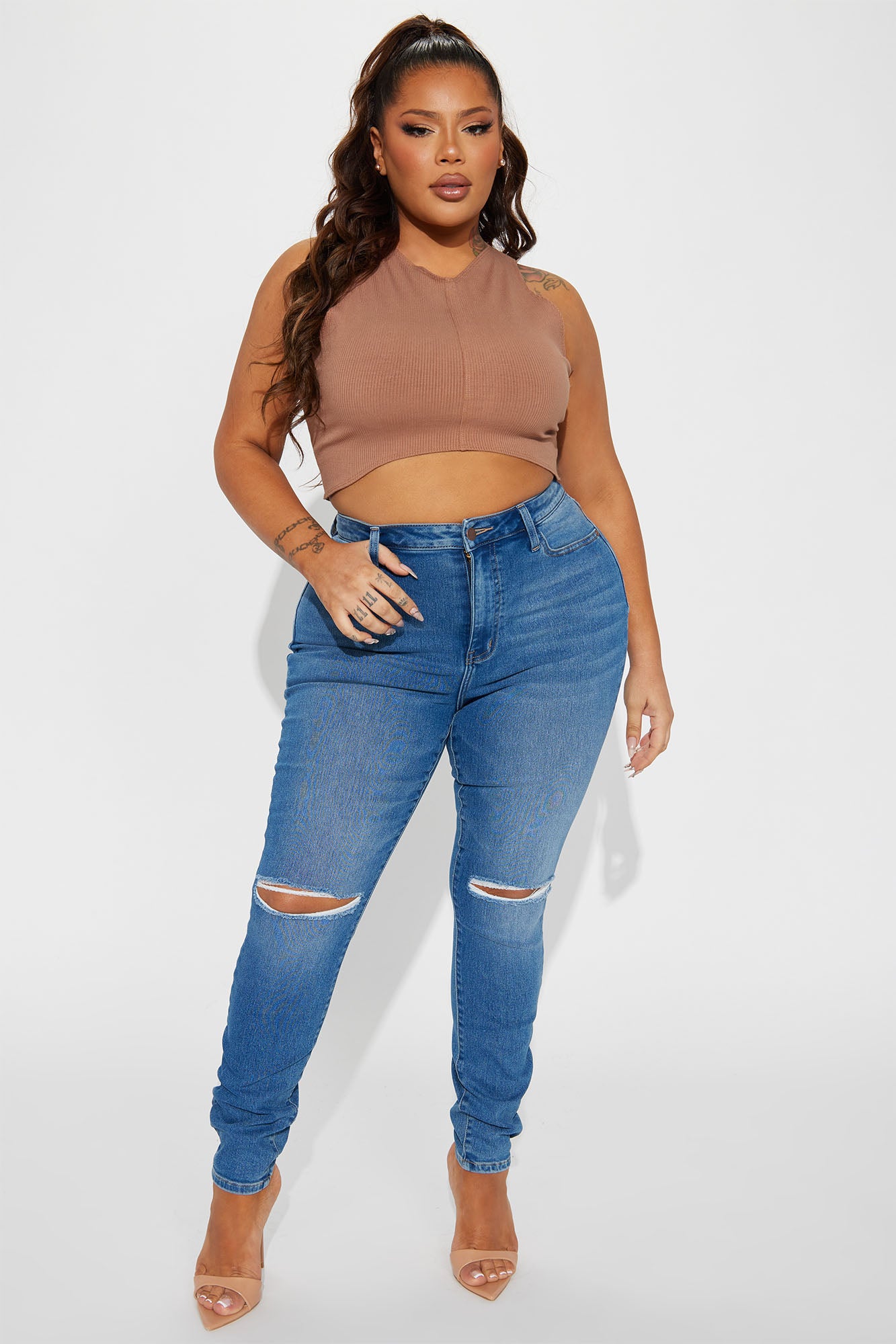 04-01-23Studio4CXB_AC_13-11-04_49_JN22113001_MediumWash_P_9738_PLUS_DQ_DQ