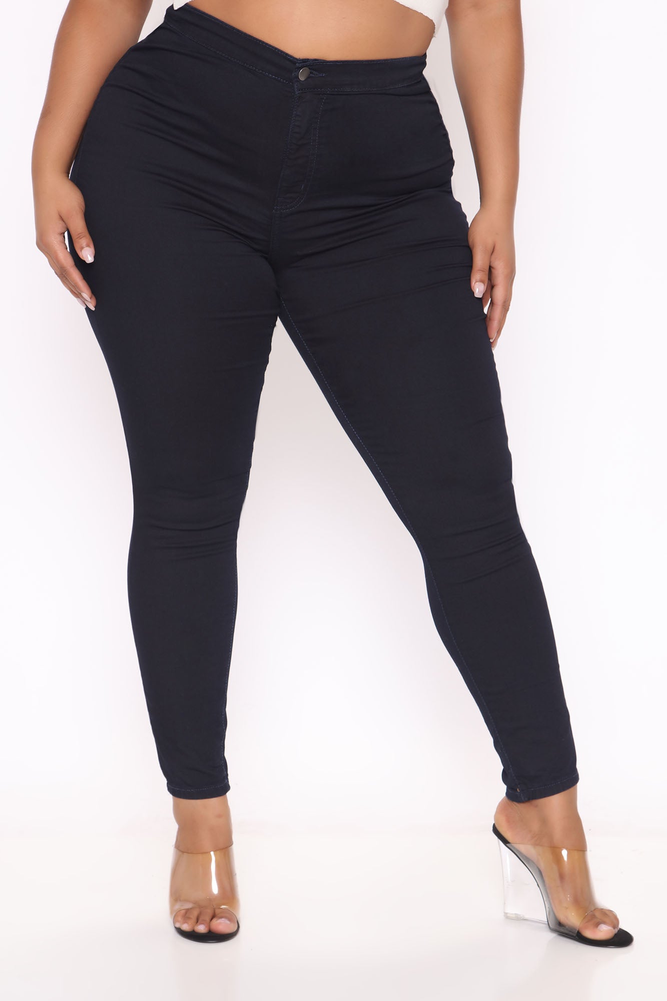 06-03-21Studio3_CE_JH_13-28-42_46_1166_DarkDenim_R_PLUS_2231_NT