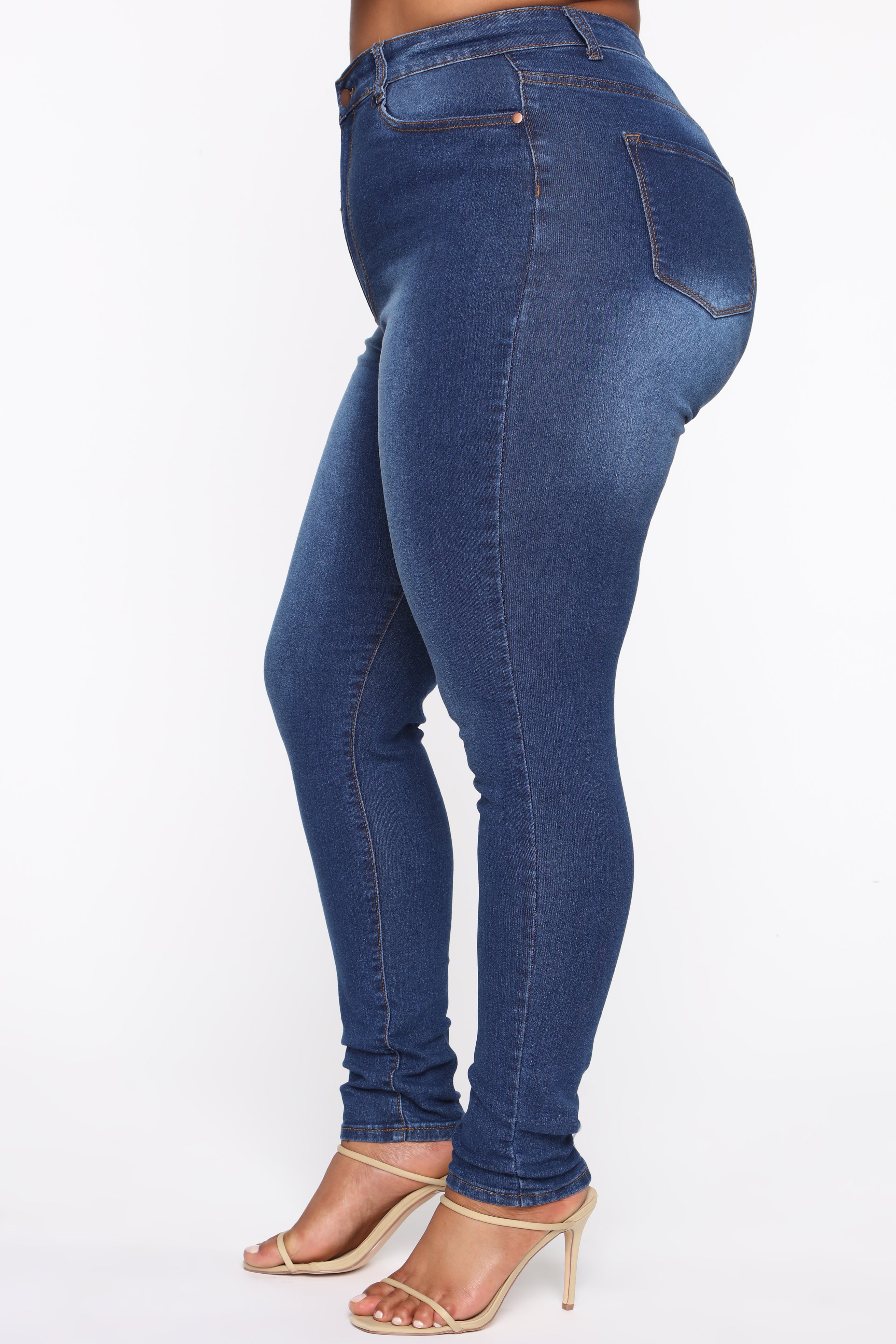 07-18-19_Studio_2_MA_14-19-00_49_BOC20_MediumBlueWash_R_1189_WG