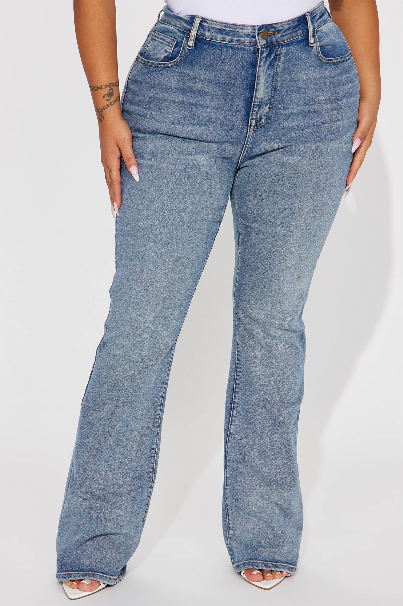 07-25-23Studio4_RA_AC_11-34-17_22_YJDM15HRSBC1_VintageWash_10518_PLUS_DQ