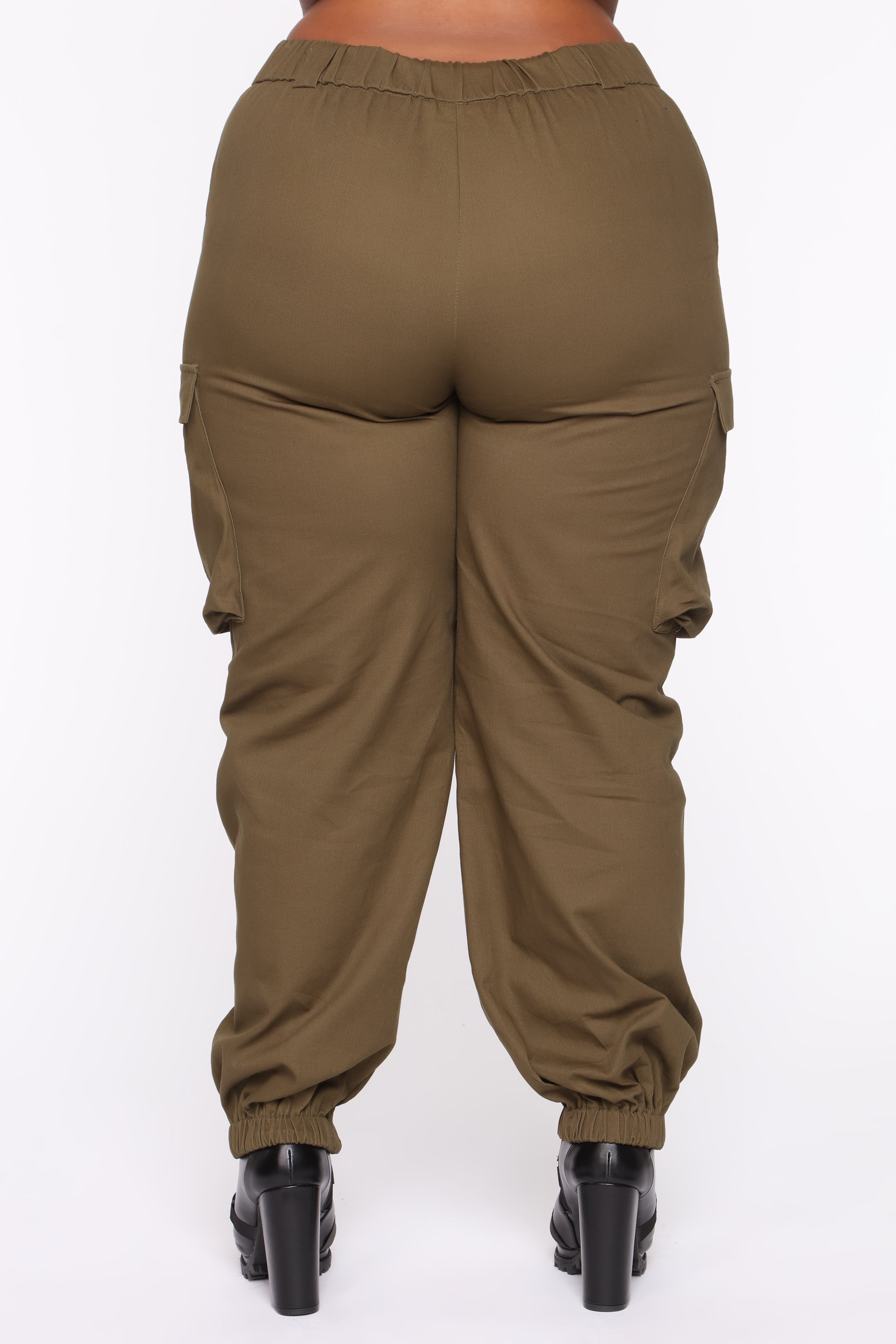 08-08-19_Studio_2_MA_14-01-24_27_PI2085_Olive_R_15641_KS