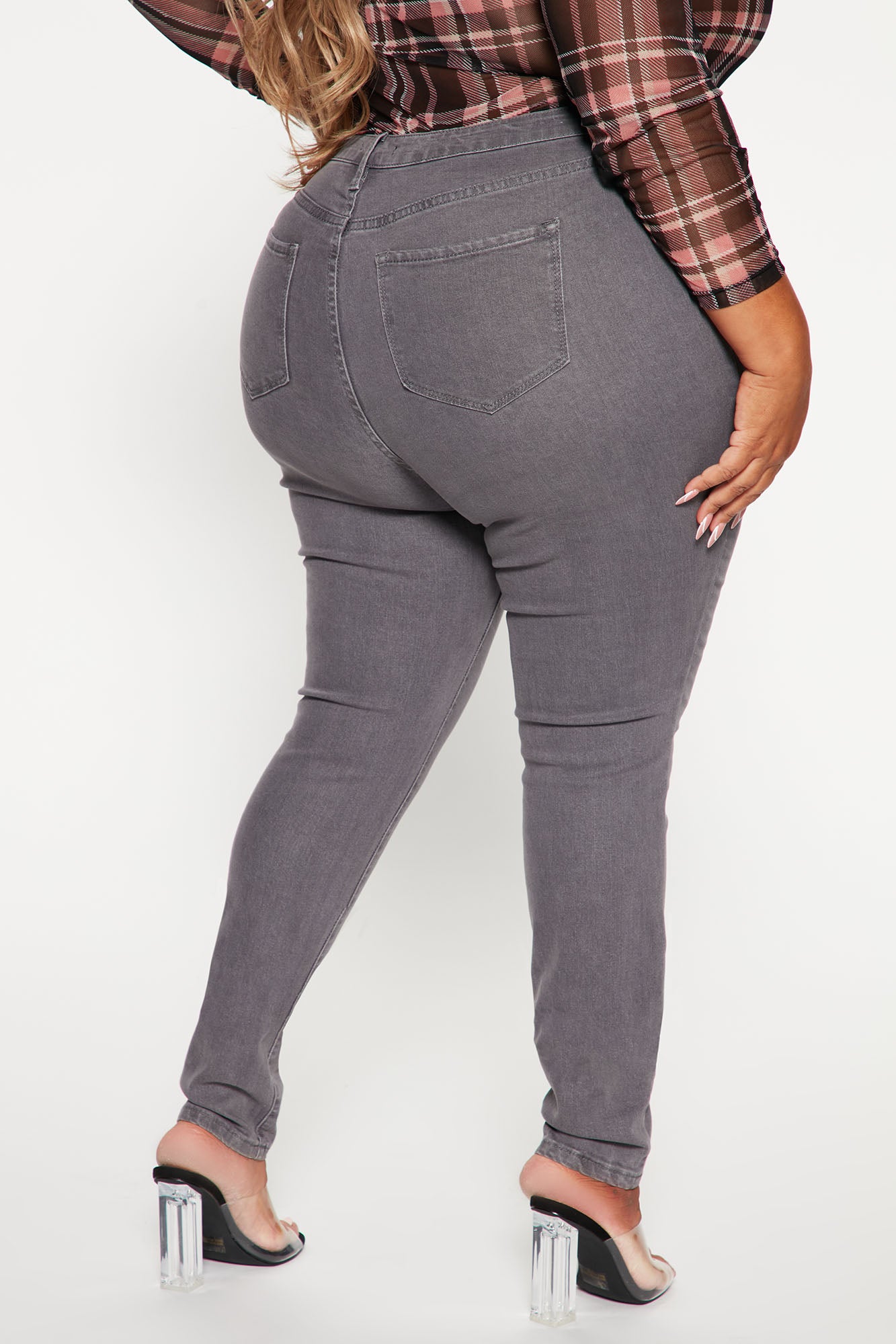 08-10-22Studio4_KJ_AC_10-22-00_10_FBX02T_Grey_P_5874_PLUS_JB