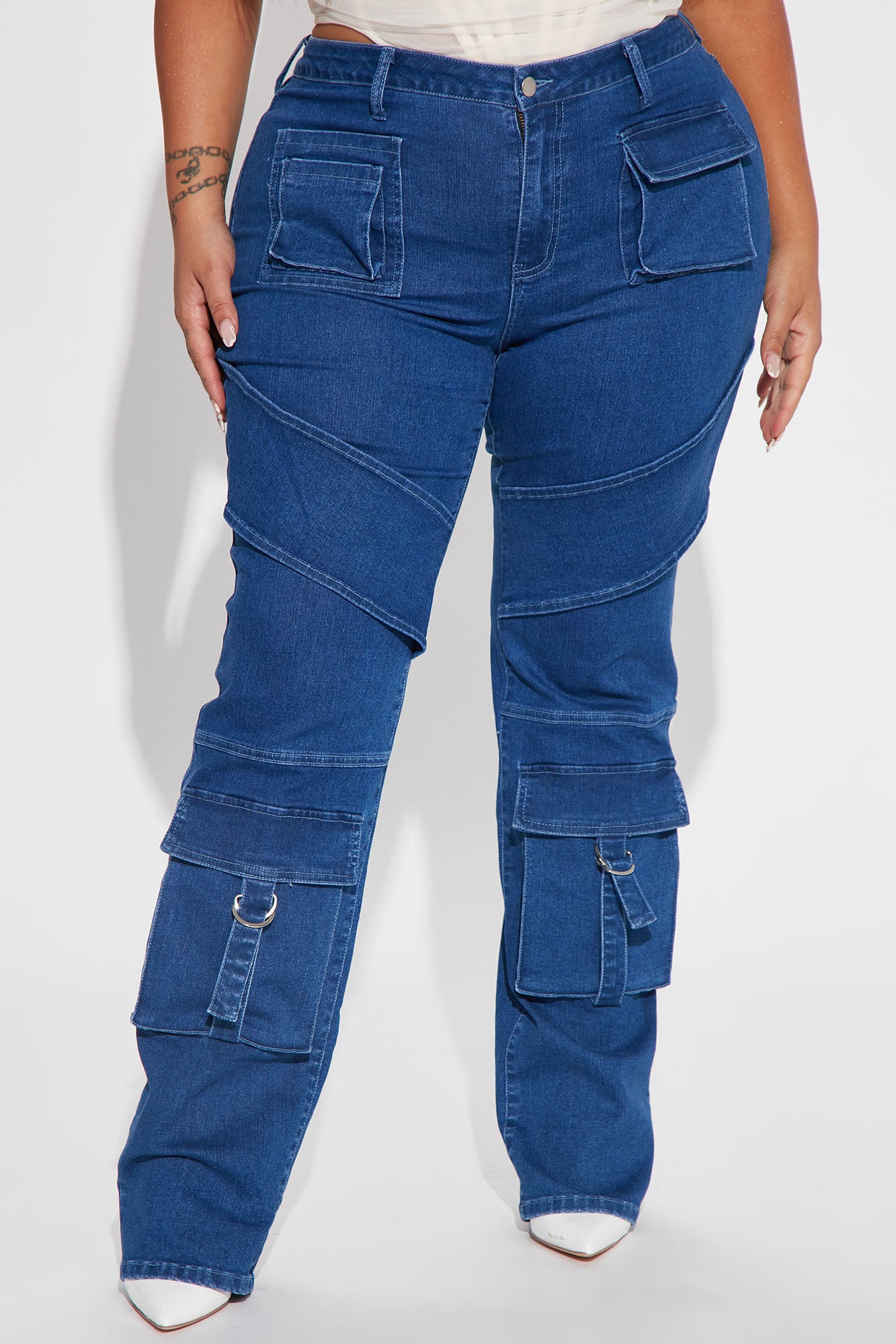 09-02-22Studio1_DD_AS_13-07-03_41_TT06D_DarkWash_P_2081_PLUS_EH