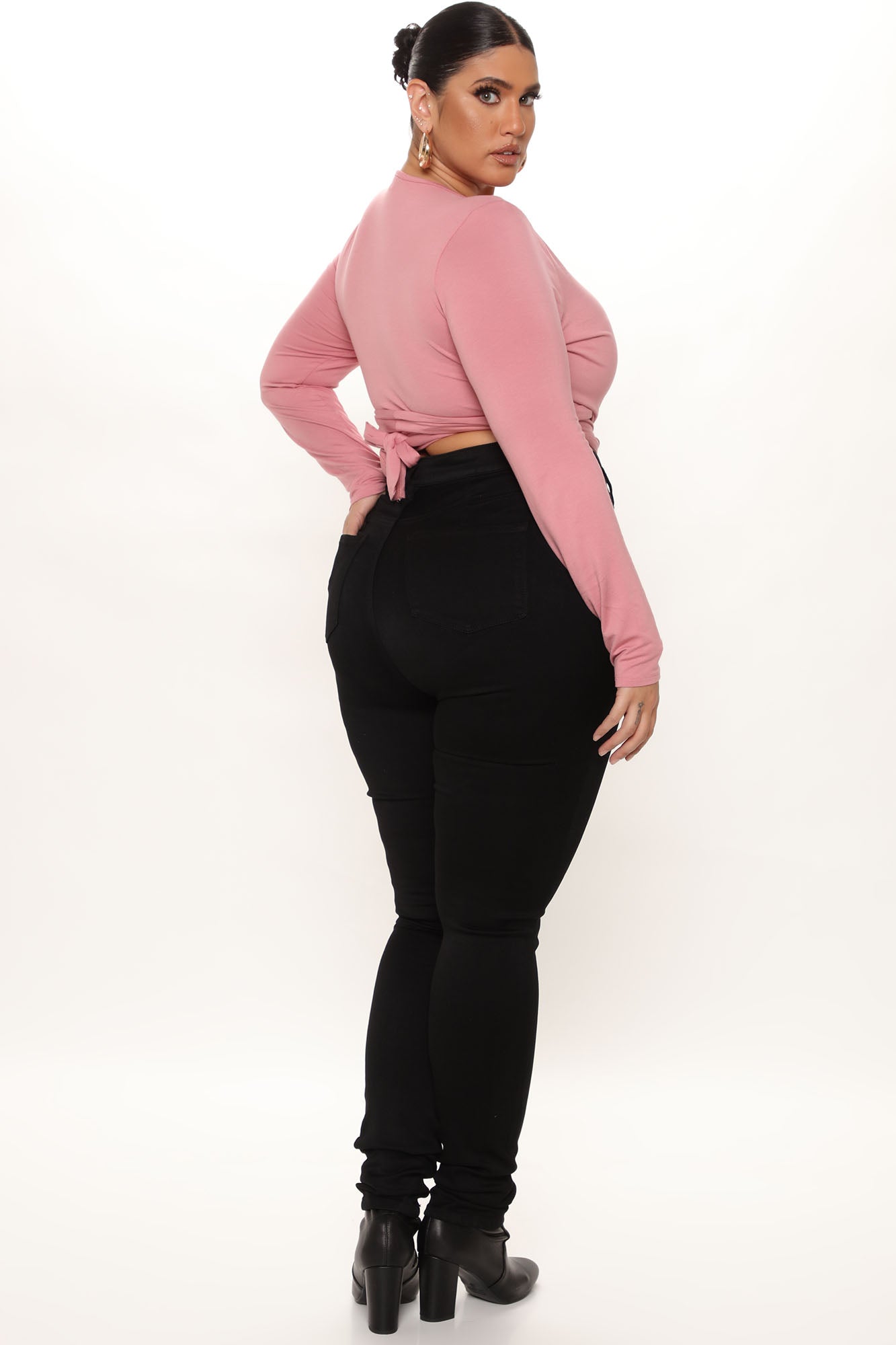 09-13-21Studio3_RT_TB_14-57-23_58_FN22804A57T_Black_P_5827_PLUS_EH