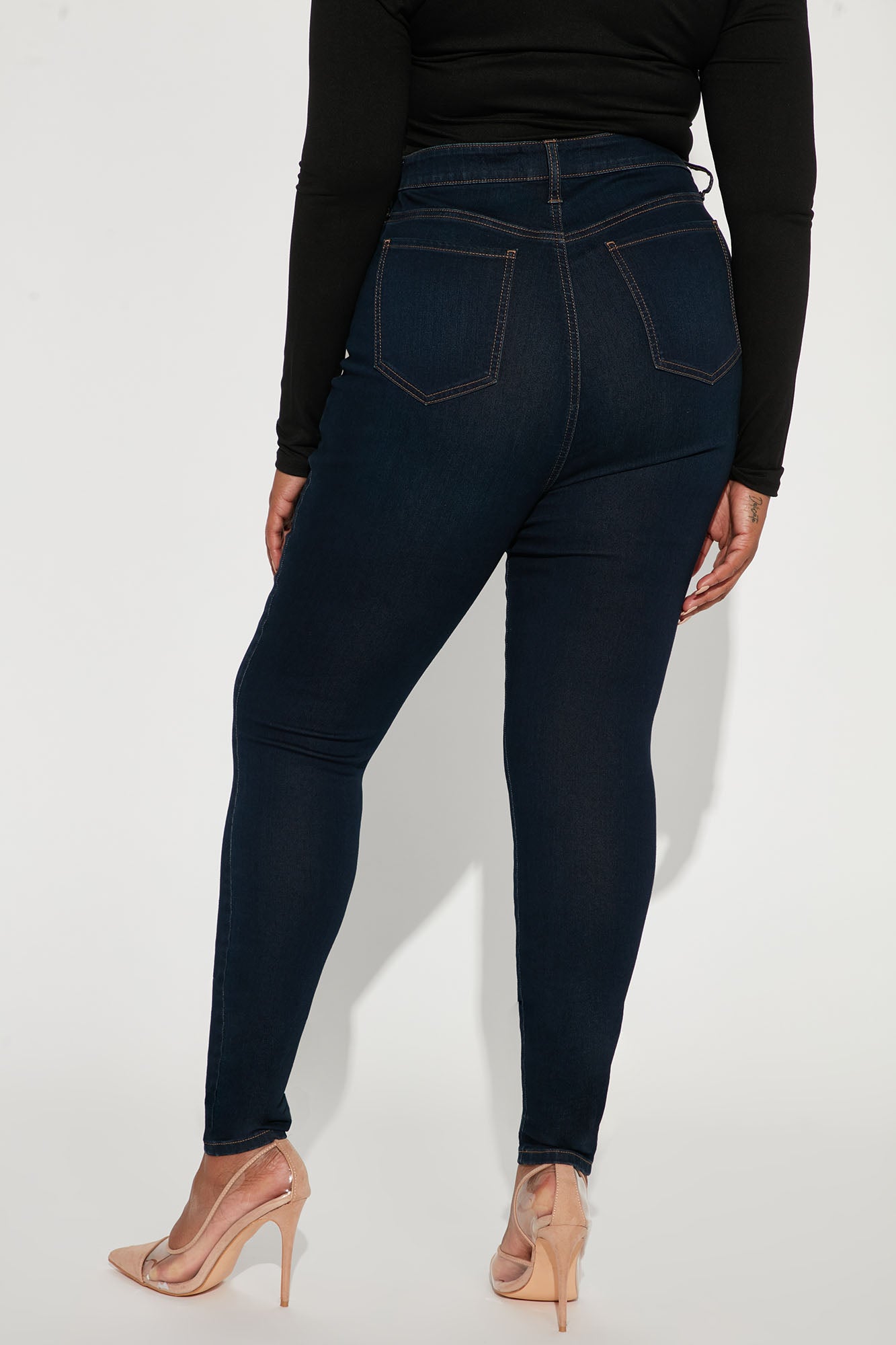 11-16-22Studio4_KJ_AS_10-44-28_7_FNF8180SHT_BlueWash_R_0302_PLUS_JB