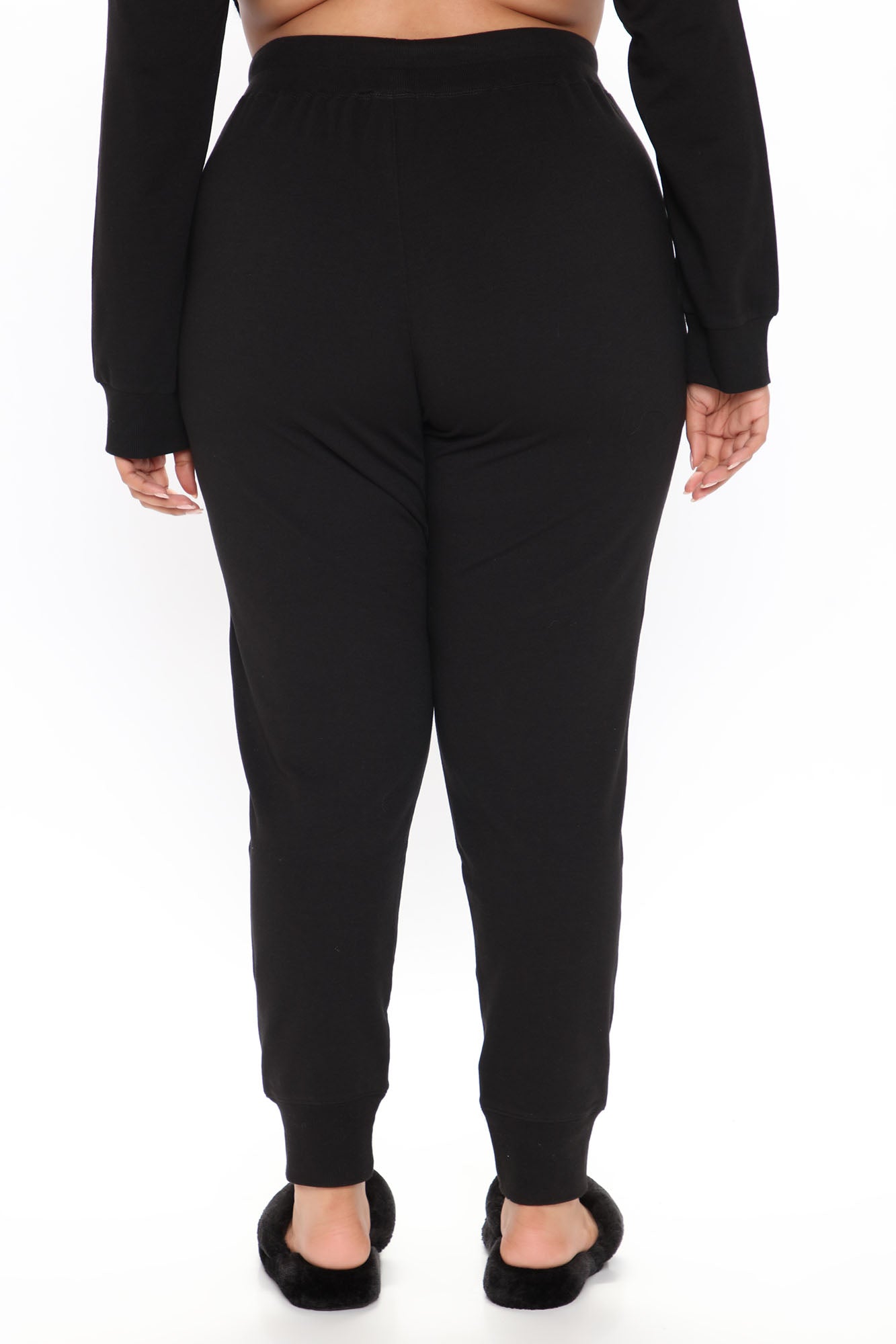 12-01-20Studio3_RT_ON_14-52-34_70_65776_Black_69142_PLUS_JK